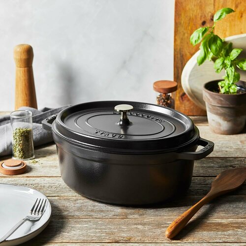 Овальная кастрюля (утятница) из чугуна Staub La Cocotte 40509-319-0 5,5 литров, черный фото, описание